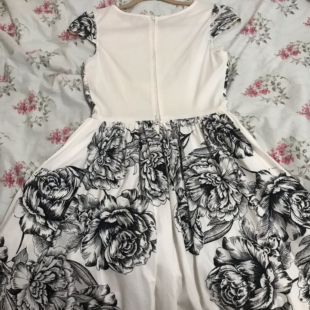Dress - Picture 6 of 8